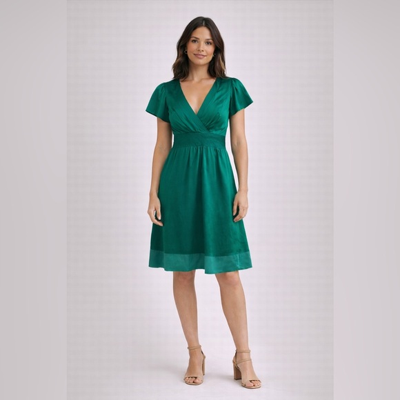 BCBGMaxAzria Dresses & Skirts - silk Max Azria Emerald Green Silk V-Neck Dress